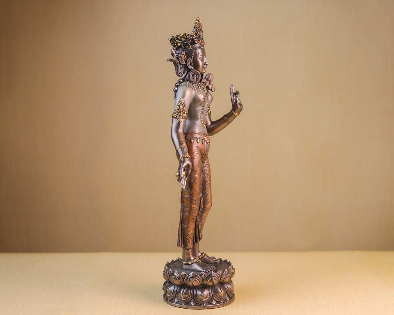 チベット女神像高さ48㌢(購入者特典有り) Amazon｜頭の彫刻像 チベット仏教ギルドブロンズ8本腕観音菩薩女神像