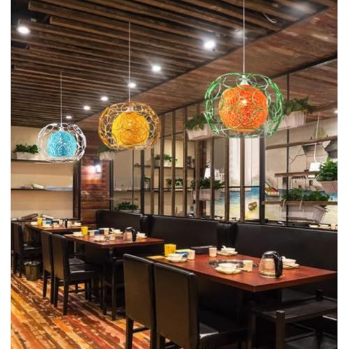 Lustre rotin Grasse pour éclairer et décorer une cuisine sombre