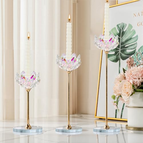 クリスタルキャンドルホルダー、蓮の花のキャンドルスティックホルダー、ミラーベース、メタルスタンド、ホームデコレーション、結婚式、パーティー用のエレガントなテーブルセンターピース(テーパーキャンドル) 3個。 [3]