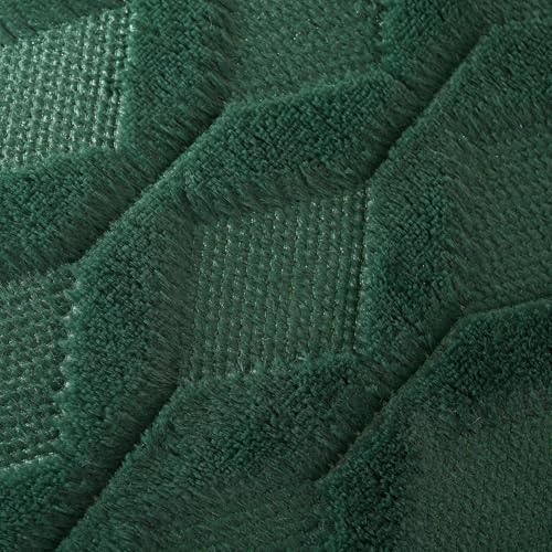 Volcanics Pack of 2 Faux Wool Throw Pillow Covers 20x20 Inches Decorative Farmhouse Velvet Couch Pillow Case Soft Plush Square Boho Cushion Pillowcase, Dark Green