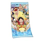 Hochwertig und sauber verarbeitete Druckqualität des tollen One Piece Handtuchs | Strohutbande Crew Logo Print