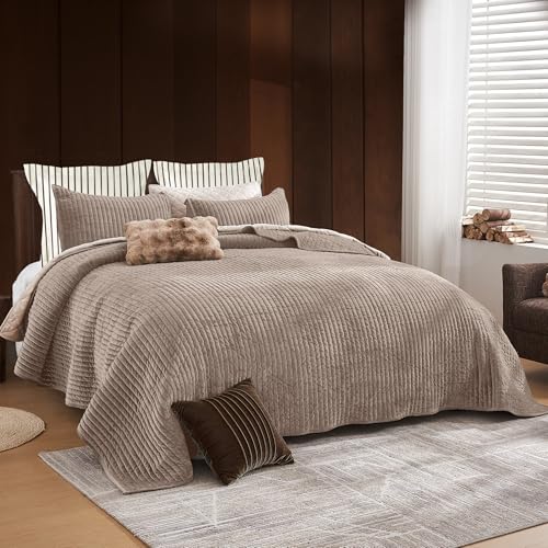 Couvre-lit en velours marron pour des nuits cocooning douillettes