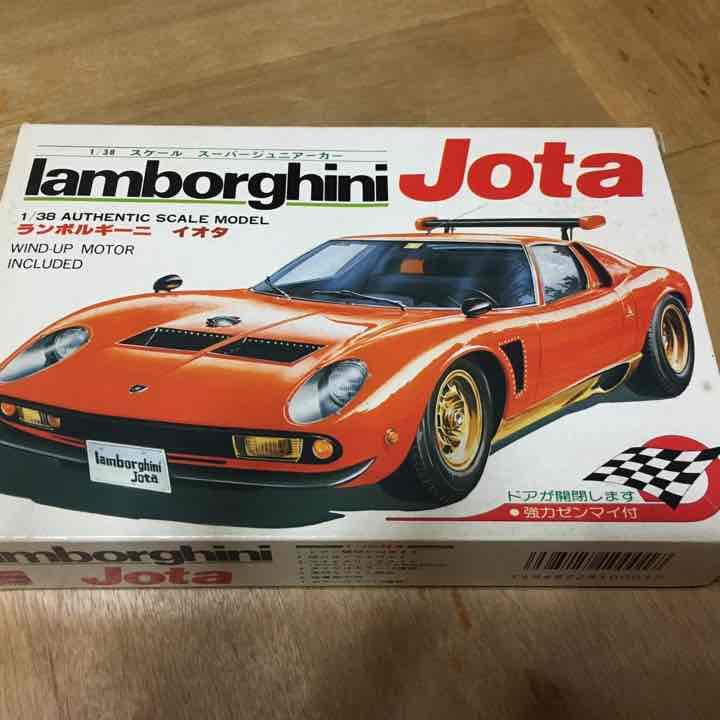 Amazon.co.jp: ランボルギーニ イオタ 1/38 スケール プラモデル 
