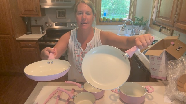 Amazon.com: M MELENTA Pots and Pans Set Non Stick, Pink Ceramic