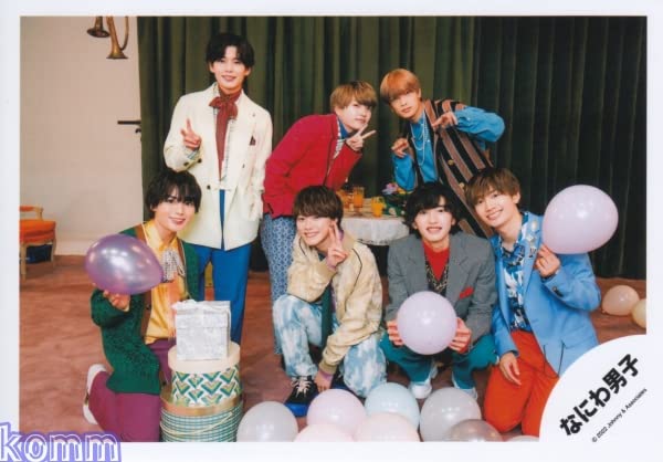 Amazon.co.jp: なにわ男子 公式 生 写真（集合）J01436 : おもちゃ