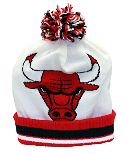 Bonnet Chicago Bulls Adidas avec pompon pour les passionnés de basketball