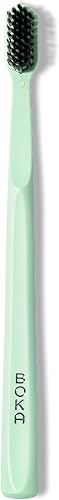Miniatura 10 de Boka Cepillo de dientes manual clásico con carbón activado extra suave, cerdas cónicas, mango bioplástico que incluye tapa de viaje, aprobado por