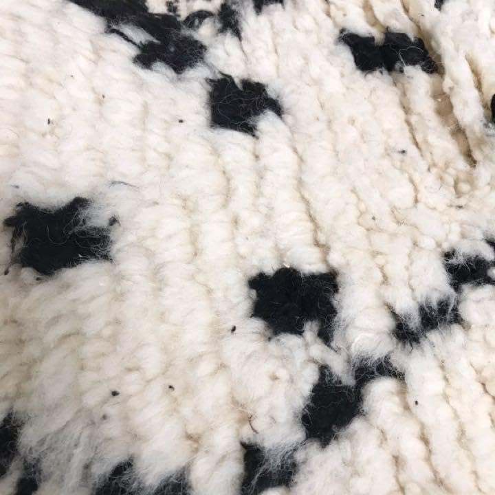 モロッコベニワレン 手織りベニワレン(ベニアワレン) 約112×64cm ドット