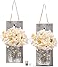 Produktbild Ruiuzioong 2 Stück rustikale Mason Jar Wandleuchter, Vintage rustikale Holz-Dekoration, Schmiedeeiserne Haken, Seide Hortensien und LED-Lichterketten Design für Zuhause Dekoration (white)