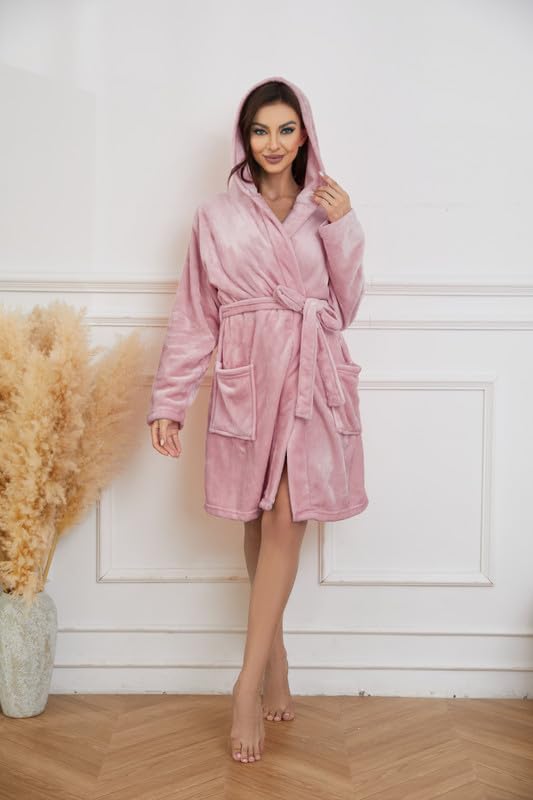 Image of U2SKIIN Women Hooded Fleece Robe, Short Plush Robes for Womens With Hood Soft Warm Spa Bathrobe