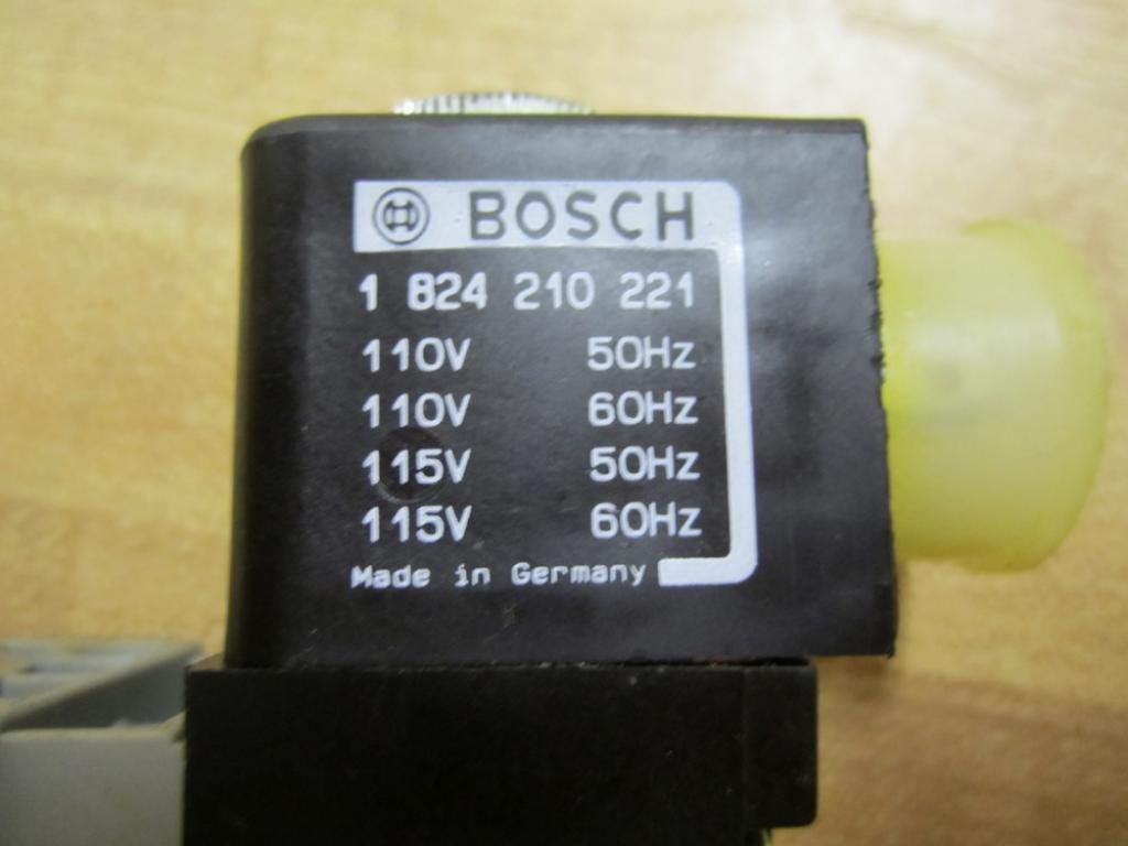 0 820 027 128 Directional Control Valve