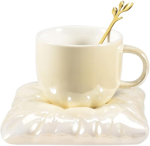 Koythin Taza de café de cerámica con platillo, taza creativa y bonita con posavasos de almohada para oficina y hogar, 8.5 oz8.5 fl oz para té con
