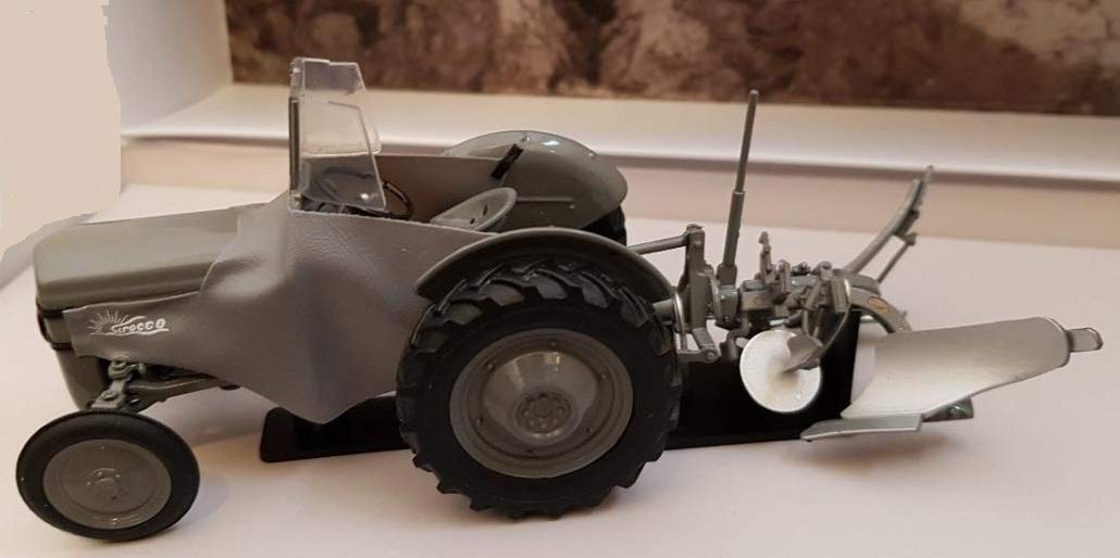 Universal Hobbies Ferguson TE20 with Sirocco Cab and Rumptstad Eenschaar Plough