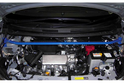 ノート車ストラットバー シルバー/ブルー Amazon | ノート用(E12系) IMPUL ストラットタワーバー・フロント