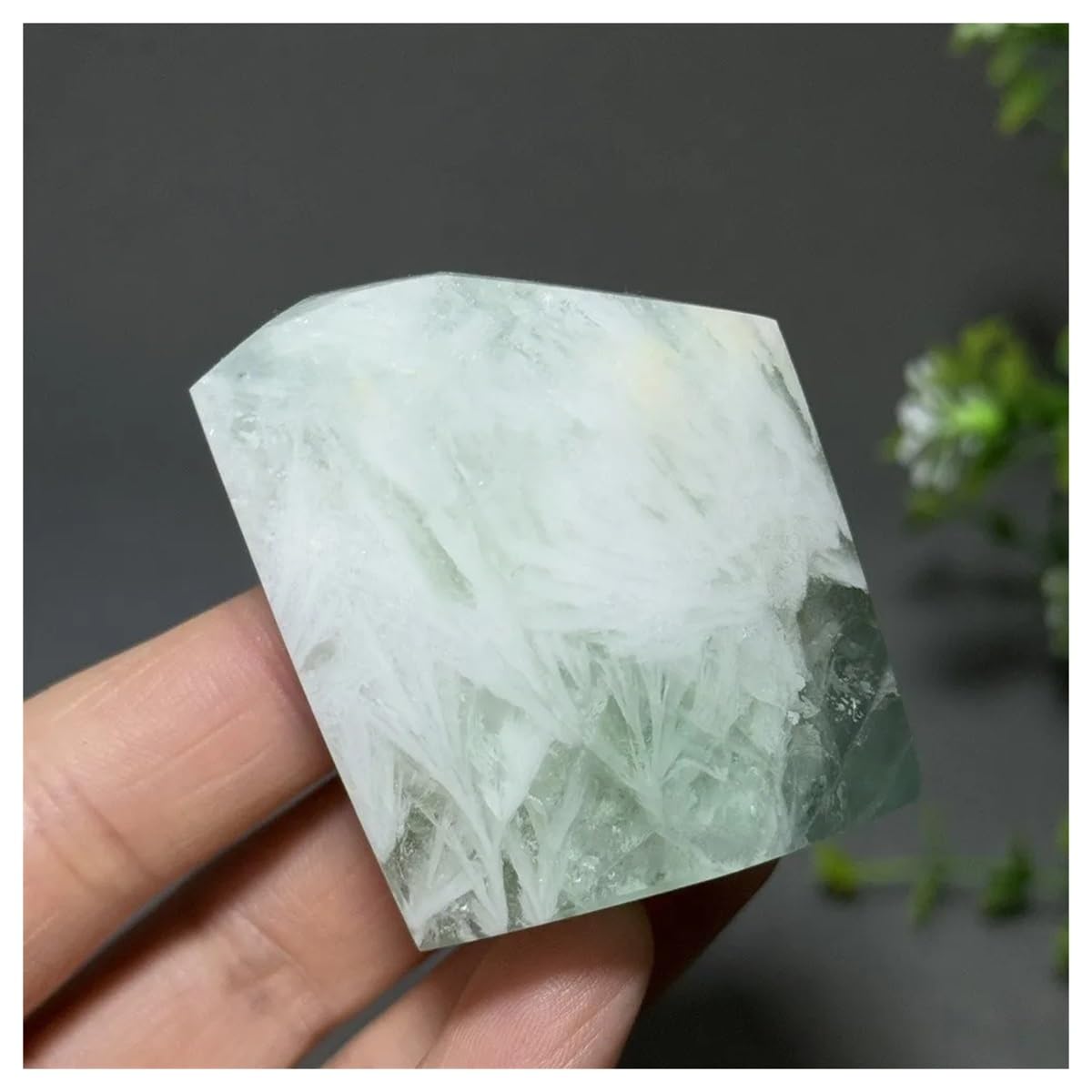 Decoración con piedras de cristal de cuarzo natural irregular LQYXGS para el hogar 117g