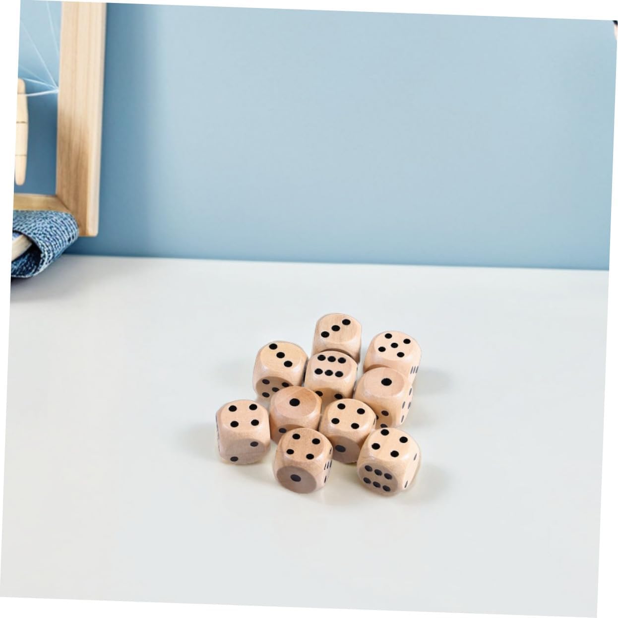 50pcs Wooden Dice Set Rounded Corner Engraved Dot Cubes for Board Games Math Learning Solid Wood Teaching Tools Natural Grain Design