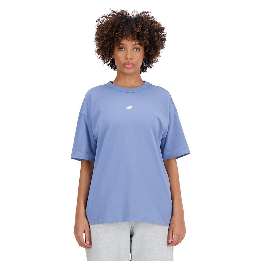 【New Balance】 WOMEN HERITAGE Short-sleeve T-shirt New Balance Heritage Short Sleeve T-Shirt | Foot Locker