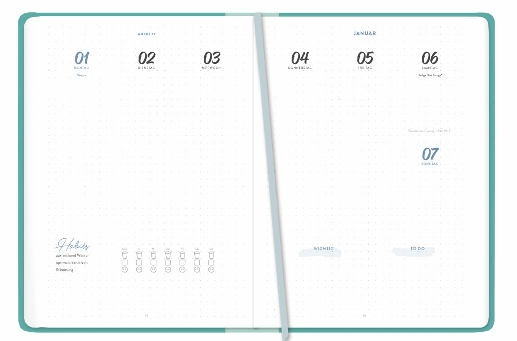 Blue Bullet Journal A5 Taschenkalender 2024. Stressiger Alltag, einfach strukturiert mit diesem Kalender voller Zusatzfeatures. Diary 2024 A5 in schönem Design mit Punktraster, Gummiband und Leseband.
