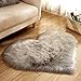 Faux Schaffell Teppiche, Weiche Flauschige Waschbarer Teppich Rutschfeste Matten Für Stuhl Bett Sofaboden Mit Extra Langer Wolle, Humanisiertes Design Leicht Zu Reinigen, Herzform,Grau,40×50cm