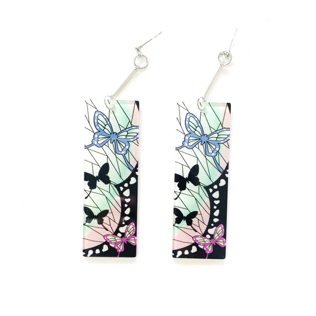 Amazon.co.jp: 鬼滅 胡蝶しのぶ柄ピアス 蝶 和柄 着物柄 : おもちゃ