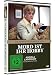 Produktbild Mord ist ihr Hobby (Komplettbox) Vier spannende Spielfilme - Eine Zeugin verschwindet + Eine zum sterben schöne Geschichte + Der letzte Freie Mann + Das Rätsel der Ketten [4 DVDs]