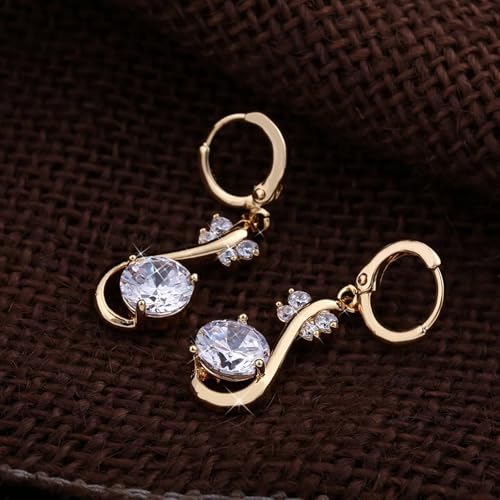 Pendientes de aro con mariposa en oro de 18k perfectos para el día a día 5