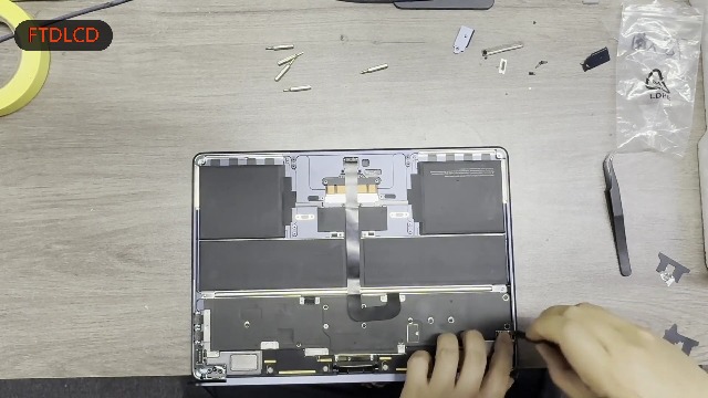 Écran LCD Complet Pour MacBook Air A3113 (13,6 Pouces, 2560x1600) – Gris Sidéral – Occasion
