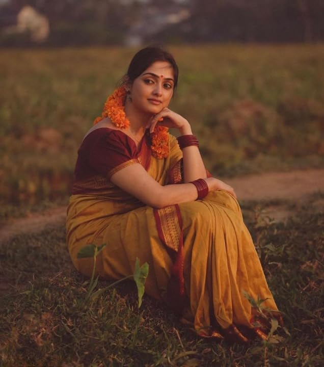 Image of Flosive Women's Kanjivaram Silk Saree With Handloom Weaving Work With Blouse Piece