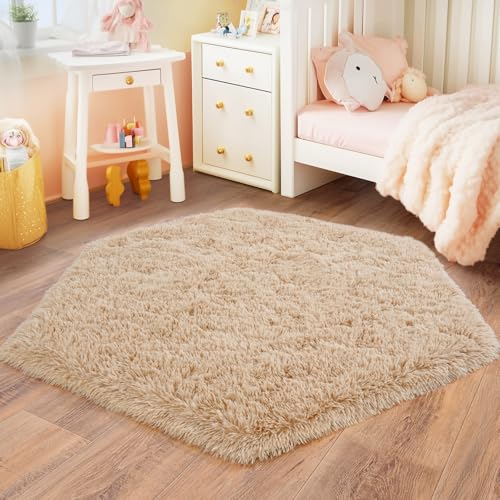 4x4.6 Feet Beige Hexagon Rugs for Princess Tent, Ultra Soft Fluffy Hexagon Area Rug for Bedroom, Cute Shag Rugs for Girls Room, Fuzzy Plush Carpet for Kids Room Tent Castle Home Decor