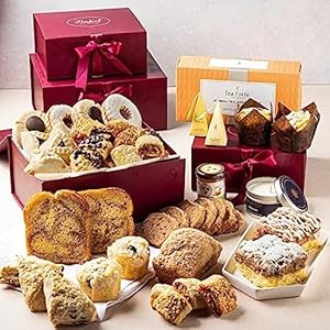 Dulcet Gourmet Snack Basket – Aromatherapy Candle, Natural Honey – Premium for Families – Cookies Gift Basket with Tea, Muffins, Crumb Cakes