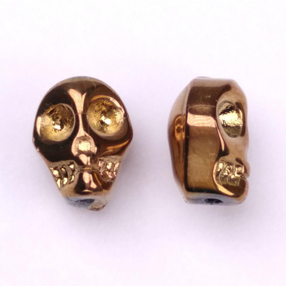 Abaodam 400 Stück Leichte Glasperlen in Totenkopfform für Selbstgemacht Schmuckherstellung Handliche Dekorative Perlen als Zubehör für Armbänder und Weihnachtsbasteln Zufällige Farbe