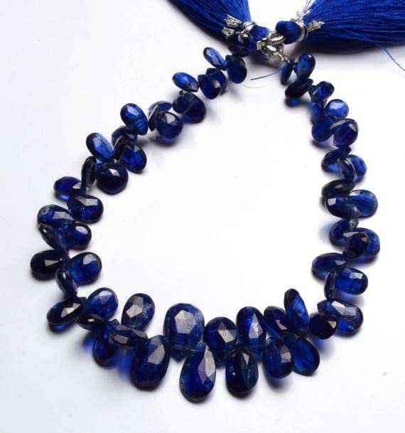 Cyanite bleue naturelle en poire facettée pour créer vos bijoux d'été bohèmes