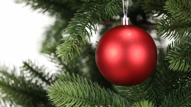 Giftsome Zilveren Kerstballen Set - 101 Kunststof Kerstballen - Incl. Piek Kerstboom - Kerst Decoratie - voor Binnen en Buiten Gebruik - Kerstversiering Makkelijk te Combineren - 3/ 4/6 CM