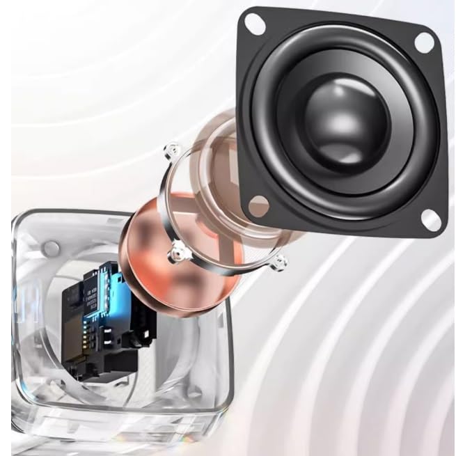 Computadora y escritorio pequeño con altavoz externo de cable y audio envolvente 5
