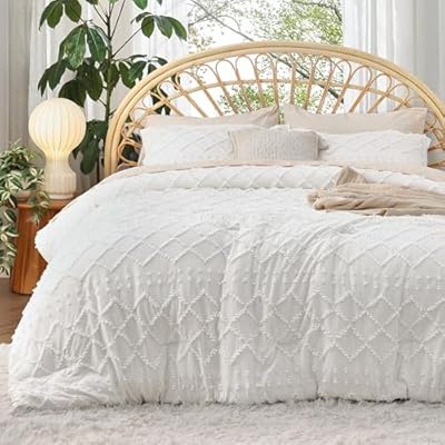 Bedsure Queen Comforter Set - White Comforter, Boho Tufted Shabby Chic Bedding Comforter Set, 3 Pieces Vintage Farmhouse Bed Set for All Seasons, Fluffy Soft Bedding Set with 2 Pillow Shams