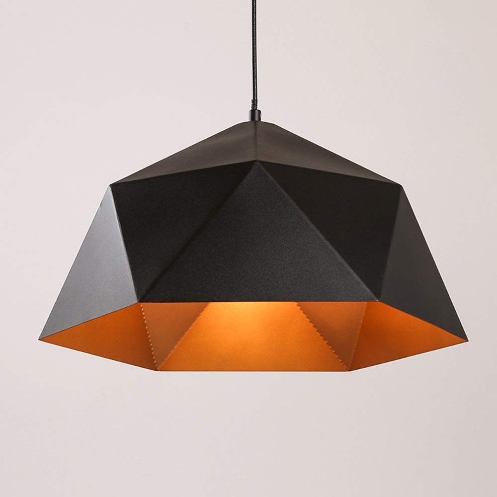 Candelabro geométrico retro con diseño de polígono calado que optimiza la difusión de luz