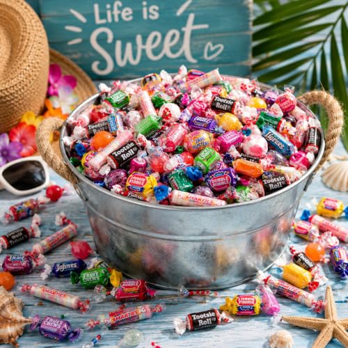 Image of Fun Express Bulk Candy Variety Pack 30 lb, Approx 3000 Pieces | Individually Wrapped Assorted Candy, Halloween Trick Or Treat, Party Favors, Pinata Stuffers & Goodie Bags