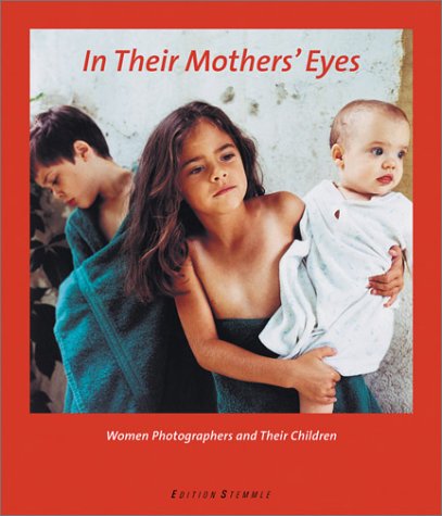 In Their Mothers' Eyes rompre la monotonie des portraits de famille classiques
