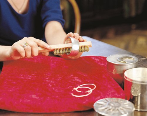 wolfcraft Messingdraht-Feinkratzbürste I 2724000 I Zum Reinigen, Entrosten und Polieren I für NE-Metall, Holz und Stein - Holzgriff