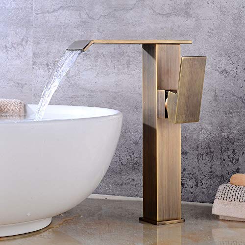Robinet de lavabo cascade idéal pour créer une ambiance spa chez soi