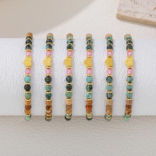 Bracelet initiale cœur hypoallergénique en or pour éviter les rougeurs
