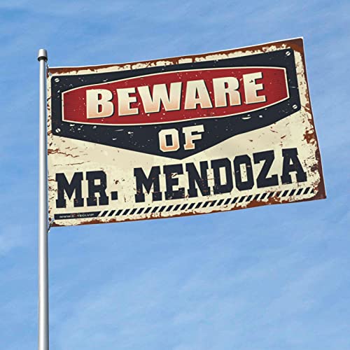 Drapeau Attention à M. Mendoza pour masquer un mur vide avec une déco originale