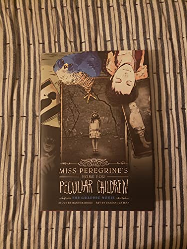 Miss Peregrine's Home for Peculiar Children: The Graphic Novel (Miss Peregrine's Peculiar Children: The Graphic Novel, 1)