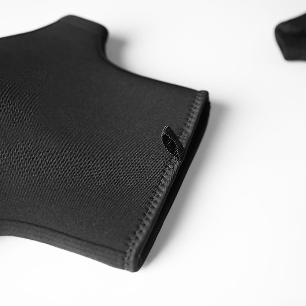 Guanti da kayak realizzati in neoprene progettati per il comfort negli sport acquatici