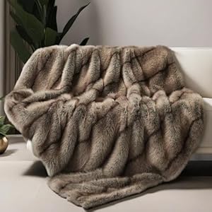 INCHGRASS Faux Mink Fur Blanket Luxury Fur Throw Blanket Sofa Fluffy Blanket Super Warm Elegant Cozy Fuzzy Throw Blankets for Couch,Armchair and Bed Washable Plush Blankets 74″x60″ Brown Throw Blanket