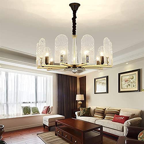 Plafond lampe or et verre clair pour éclairer et agrandir visuellement un salon