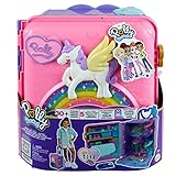 Das Spielset öffnet sich zu einem dreistöckigen Hotel und bietet Kindern endlose Spielmöglichkeiten für den Urlaub mit Polly und ihren Freunden.