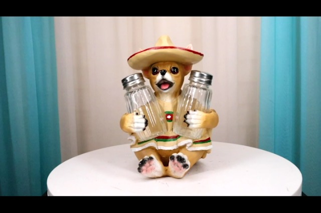 Ebros Weinflaschenhalter – Dekorative Figur 'Mexikanischer Chihuahua Mit Sombrero'