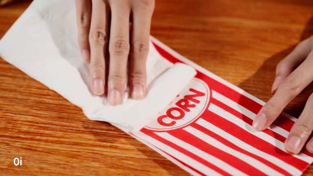 Image of Sherr 1000 Pcs 2oz Popcorn Bags Bulk Red Retro Stripes Disposable Popcorn Bags for Movie Nights Circus Carnival Party Favors Birthday Party Event Supplies Machine Accessories