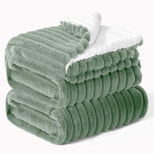 BEDELITE Kuscheldecke Flauschig Decke Groß - Dicke XXL Sherpa Decken Grün 220x240 für Bett, warme Cord Kuscheldecken Salbeigrün weiche Fleecedecke...